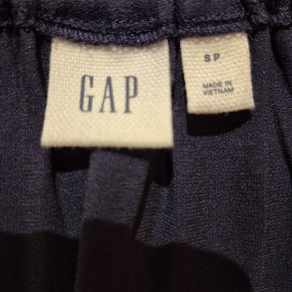 Gap Sleeveless Top - Picture 3 of 3